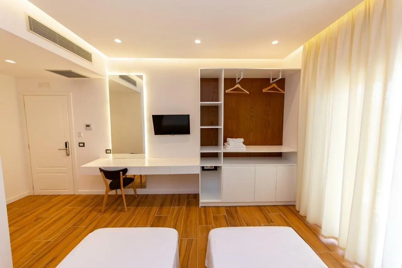 Inada Hotel Ksamil 3*,  Albânia