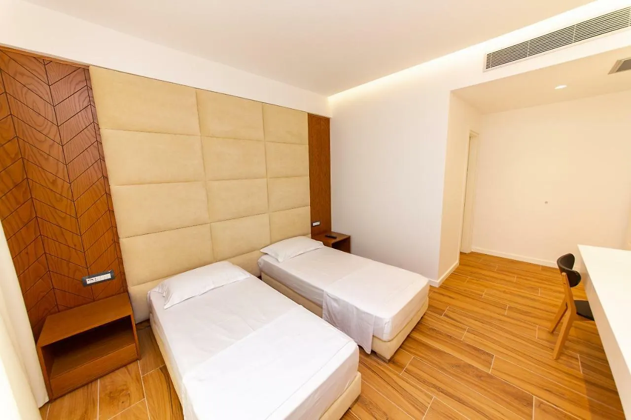 Inada Hotel Ksamil 3*,